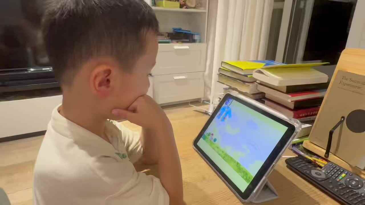 2025.9.16学前B班王千与 学习拼音i的发音