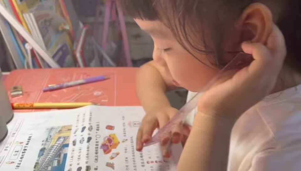 学前B班舒琳芯完成数学闯关练习