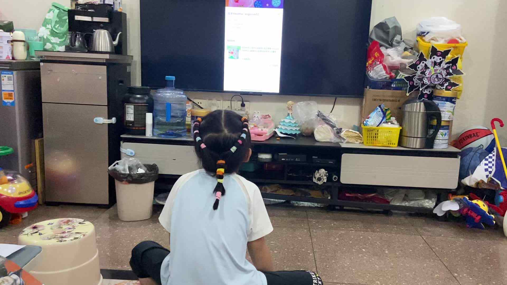 学前A班2025.9.20张艺涵-英语绘本.mov