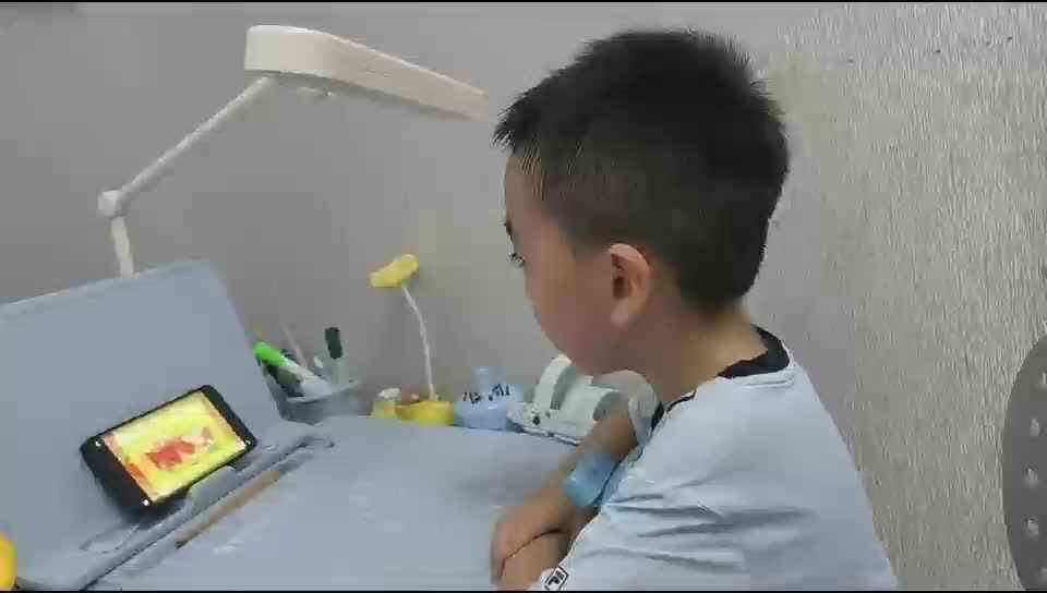 大A班蒋熠   2025.9.12  观看英语视频.mp4