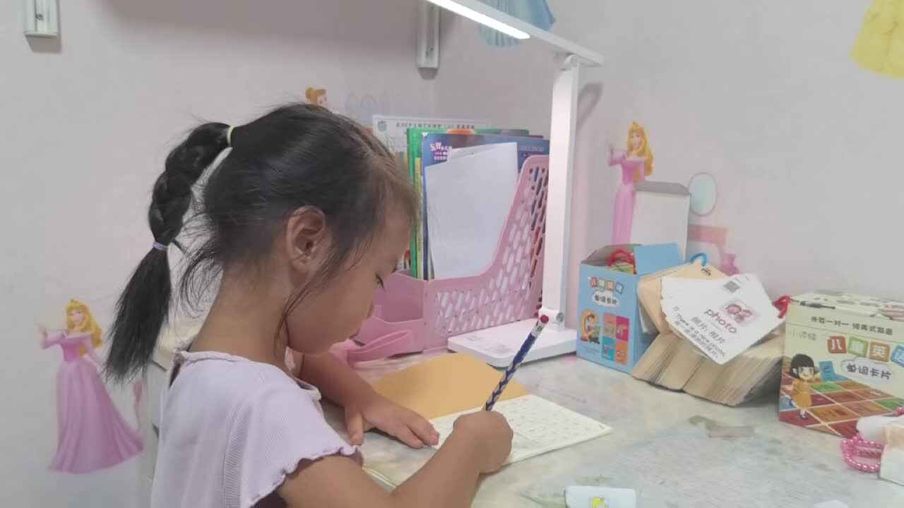 ⁣2025.9.9学前A班张弦思―拼音字母a.mp4