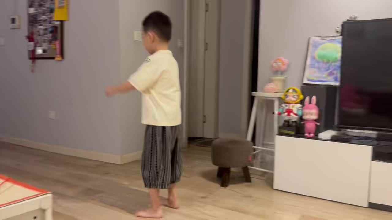 ⁣⁣2025.9.16学前B班王千与 体能训练 立定跳远
