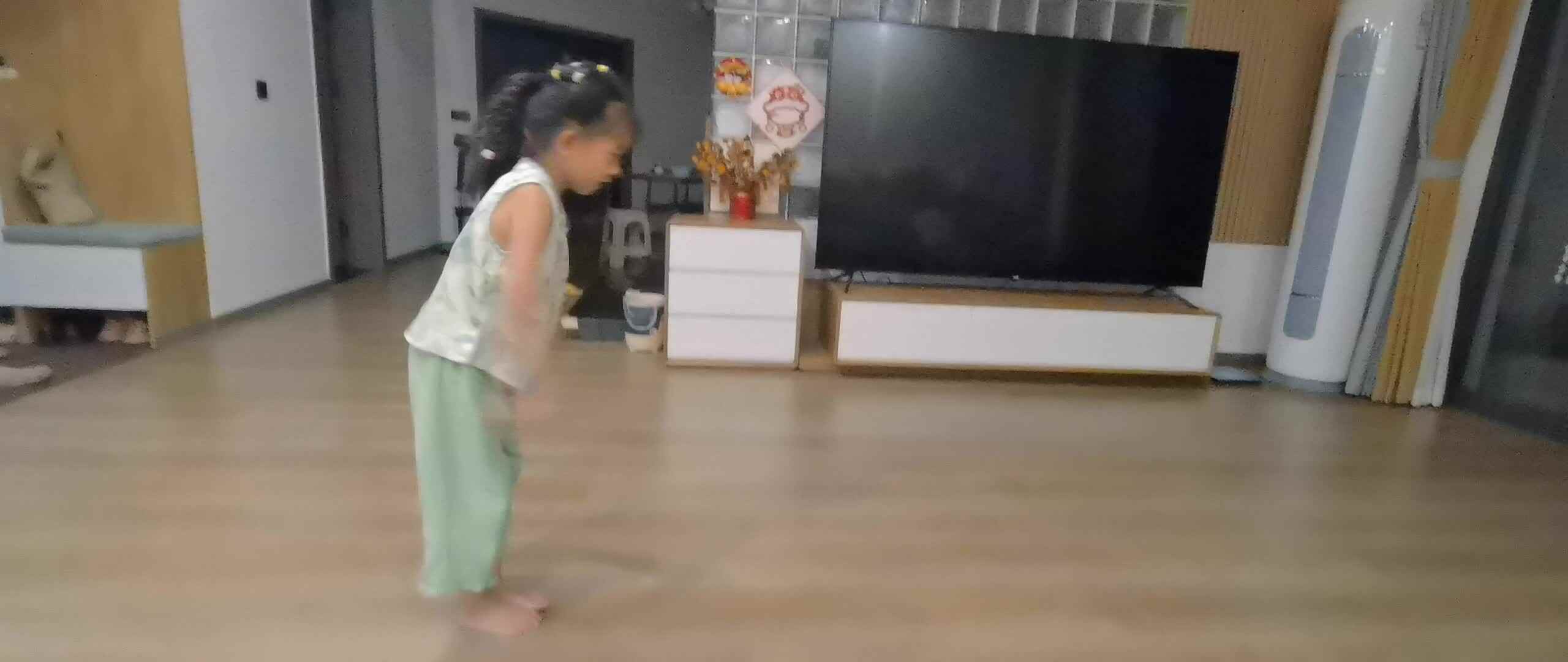 学A班许久20250915-立定跳远.mp4