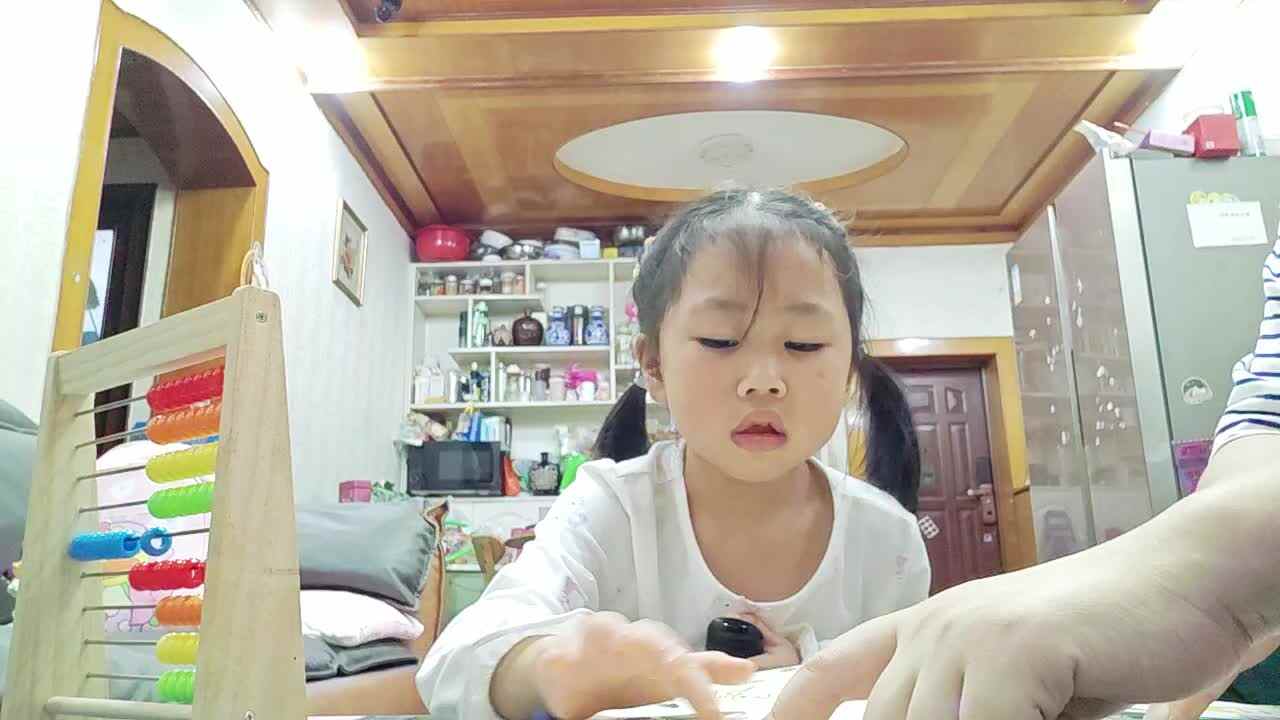 学前A班2025.10.13张艺涵-拼音复习与预习.mp4