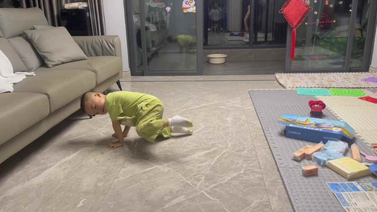 练习螃蟹爬