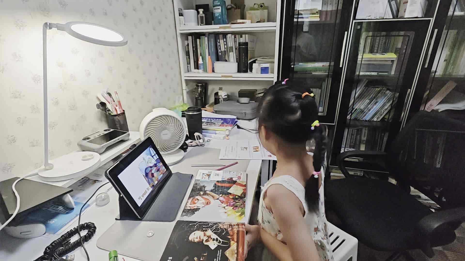 20251001学A于陈昱《Froggy gets dressed》.mp4