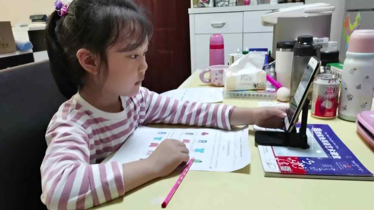 20251015学前B班刘予诺-鲨鱼英语.mov