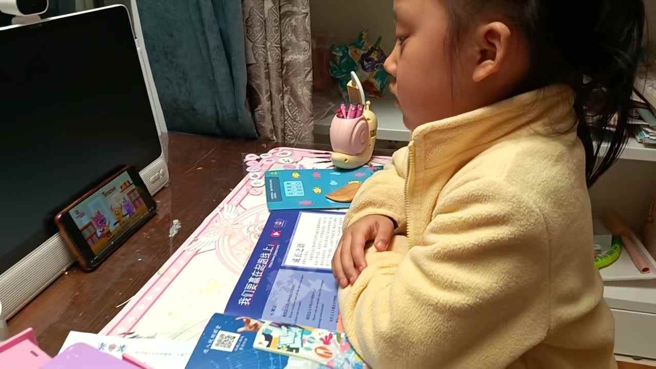 ⁣⁣⁣⁣20251116陈灵兮闯关练习观看英文视频