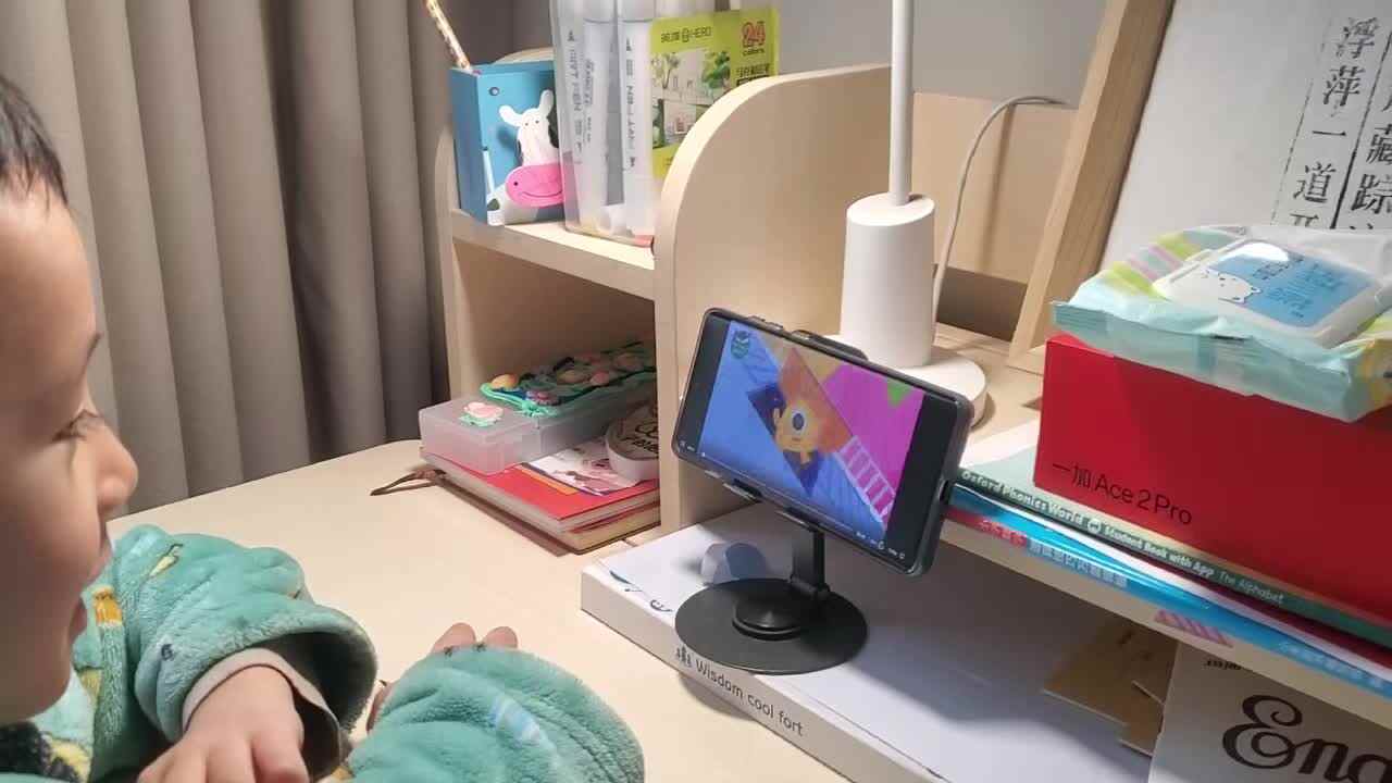 ⁣⁣⁣⁣2025.11.29学B班 王千与 英语视频《my house》