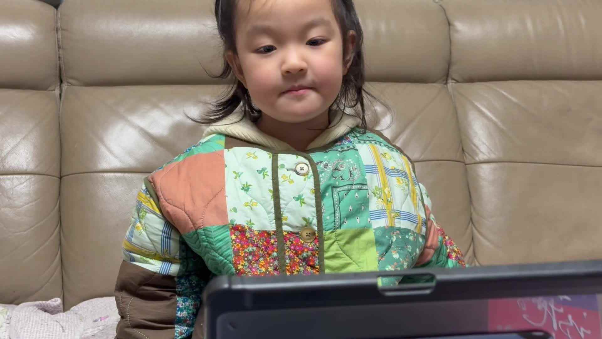 11月24日中A班陈品漪 观看《鹬蚌相争》视频