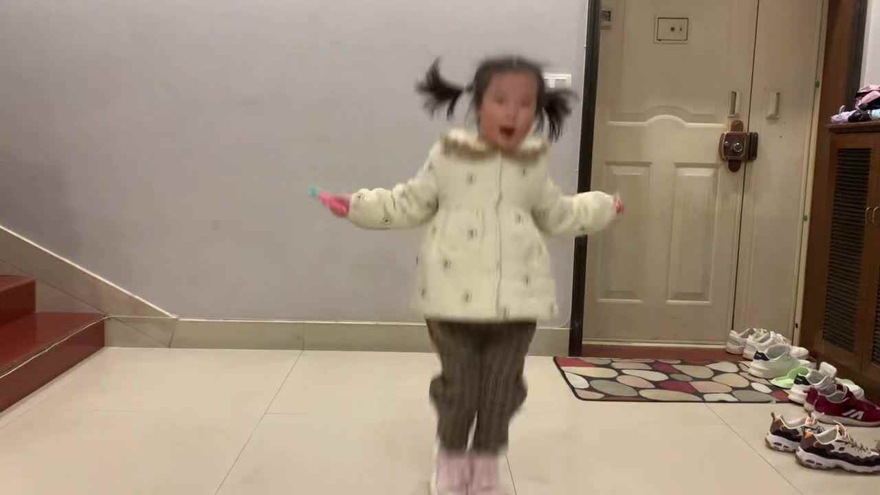 11.26学前A班赵欣奕练习跳绳