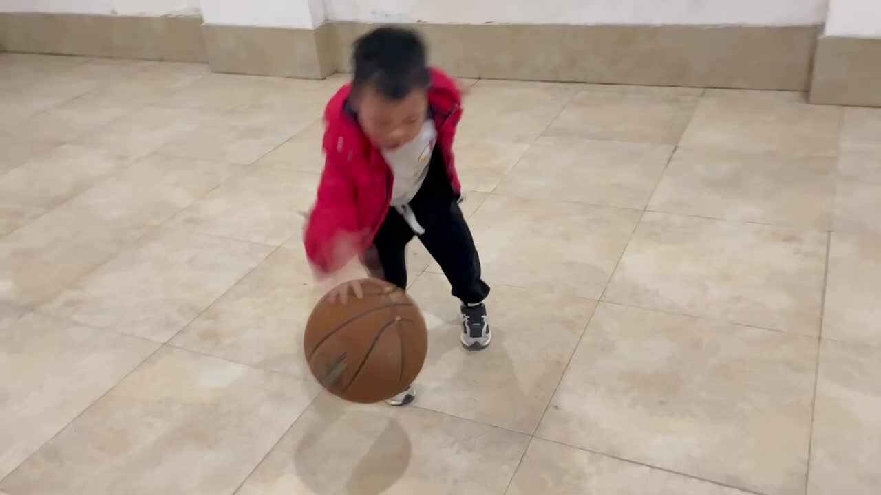 11.22 学b 田熙辰（拍篮球） trim.D7F281A9-DABD-42AA-AE34-2731E503BBC4.MOV