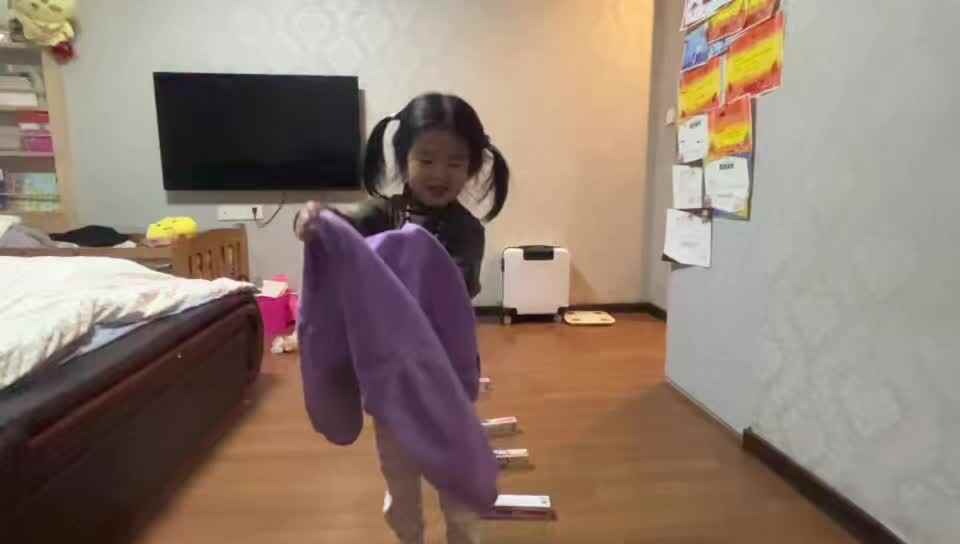 中A班  刘谨妍  我会穿衣服