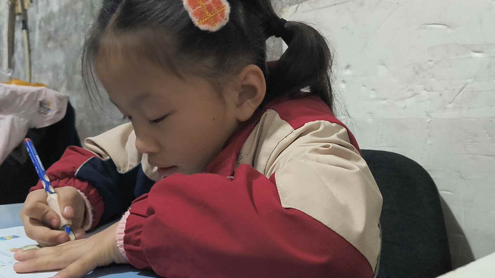 2025.11.24学前a班唐依依数学作业单