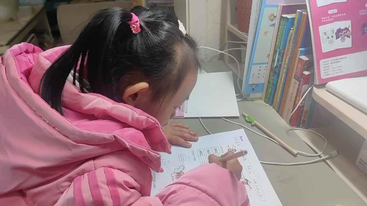 ⁣2025年11月18日学前B班谭诗锜完成整体认读音节wu的练习单