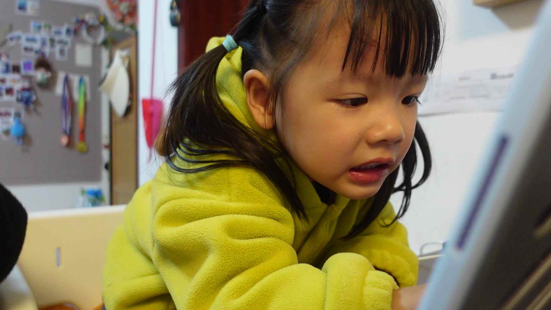 2025.11.12 语言《纽扣》.MP4