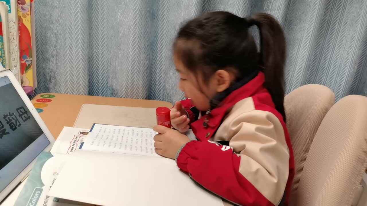 VID_20251125_学前B班宁汐言指读拼读练习。