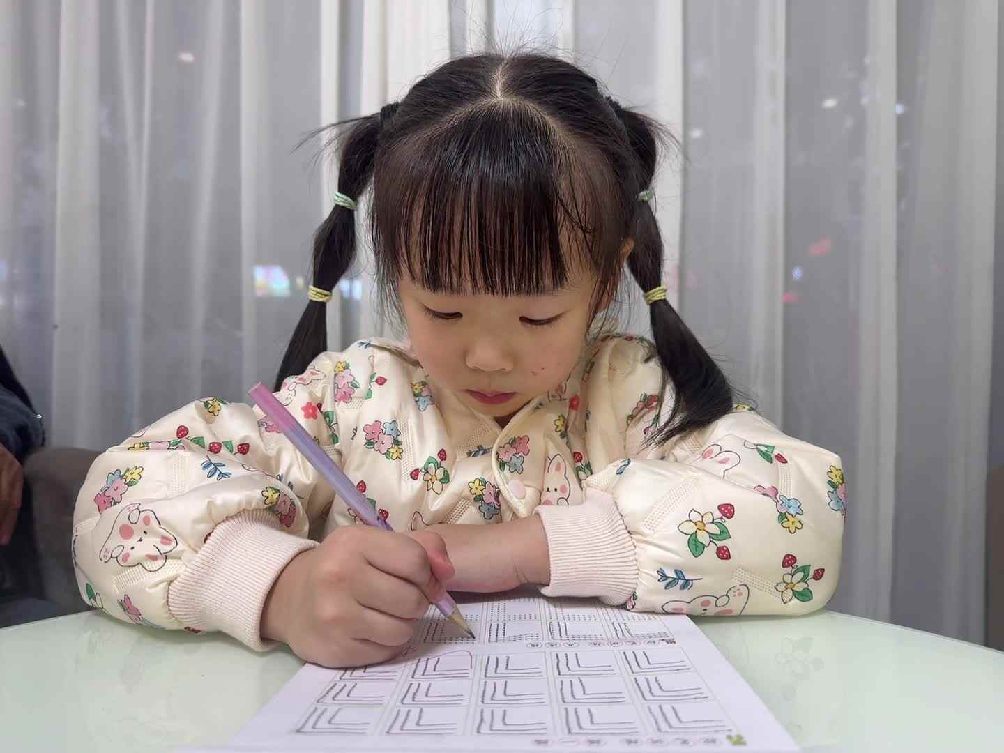 2025年11月10日大A班夏爱林～控笔训练