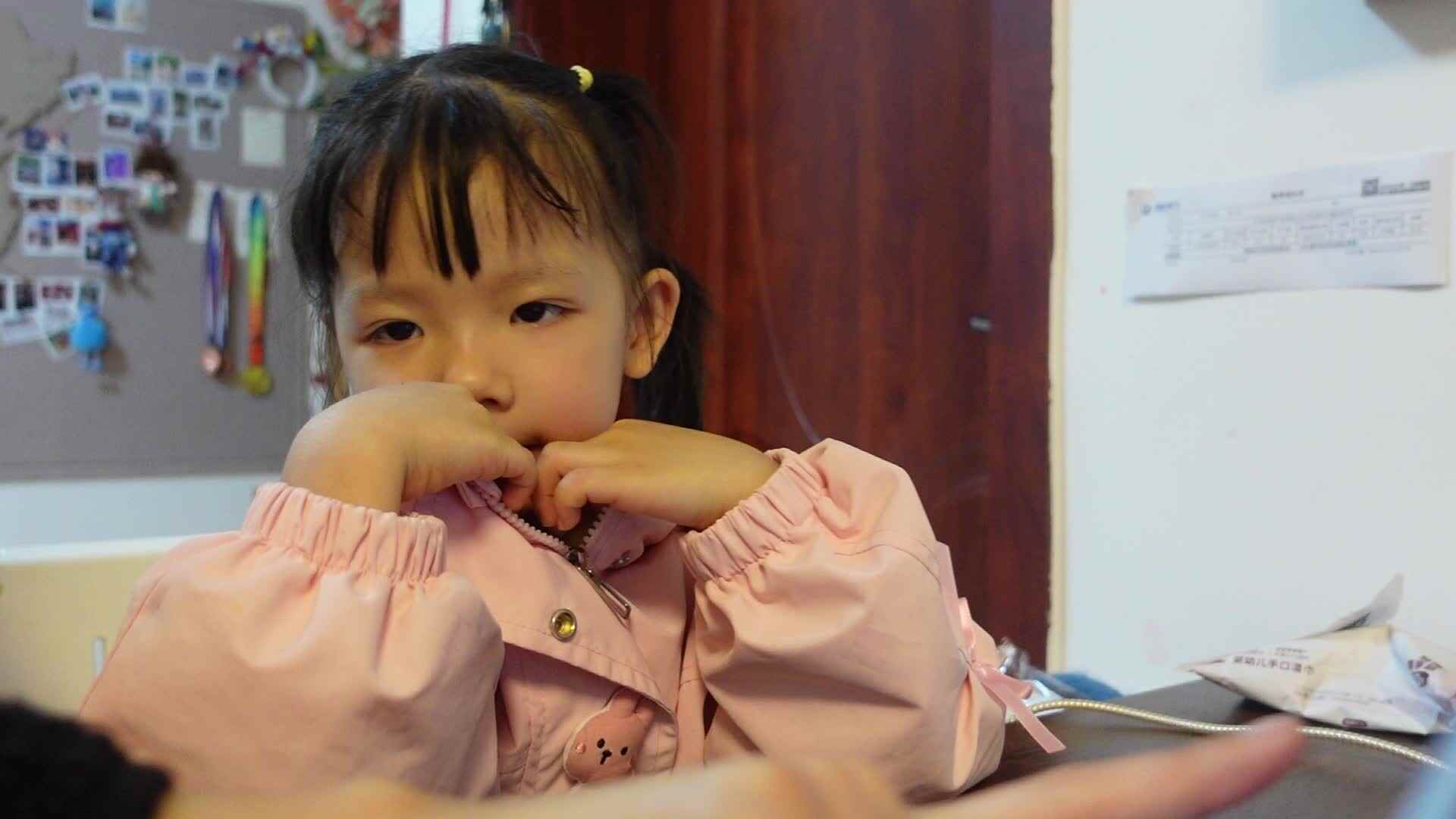 2025.11.13 五只猴子吃香蕉.MP4