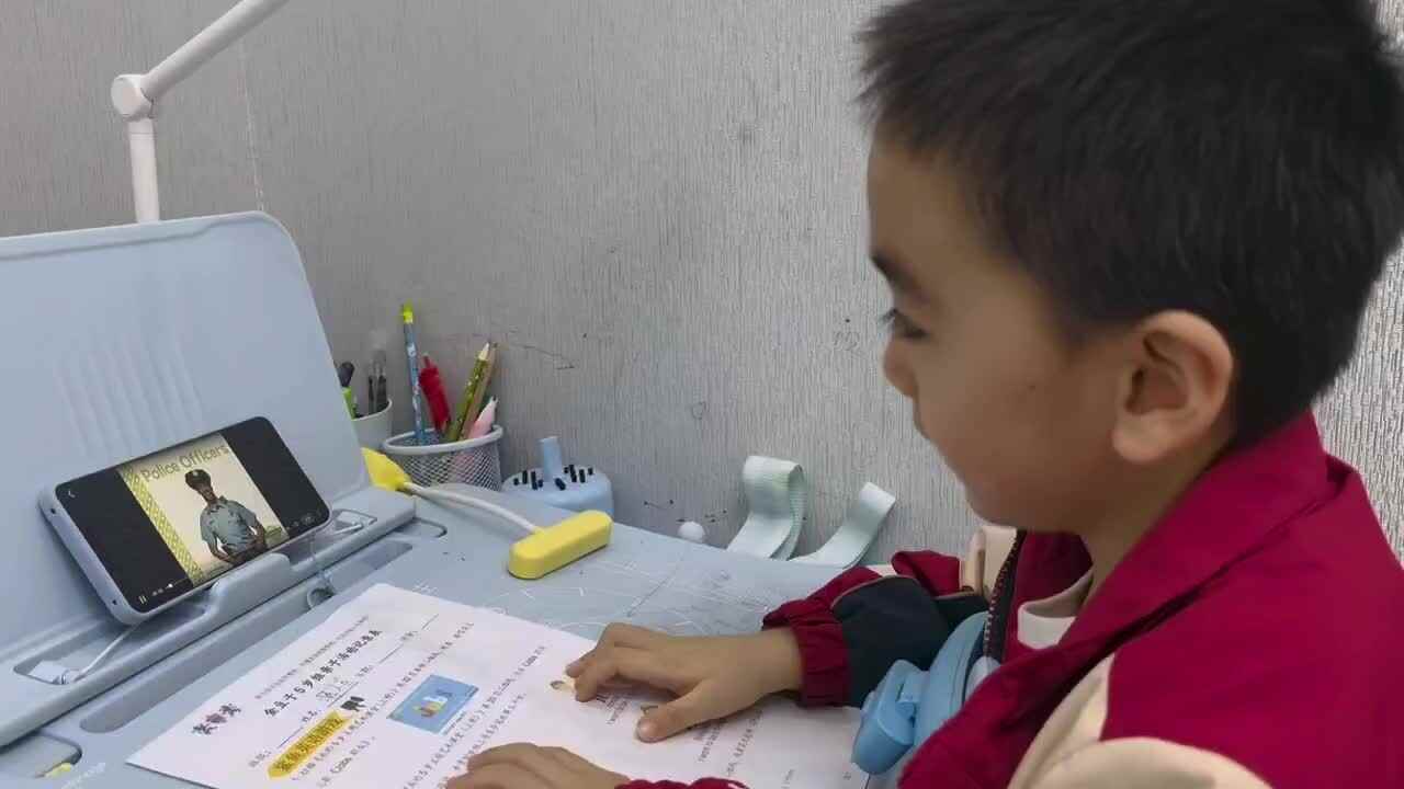 大A班蒋熠   2025.11.14  观看英语视频.mp4