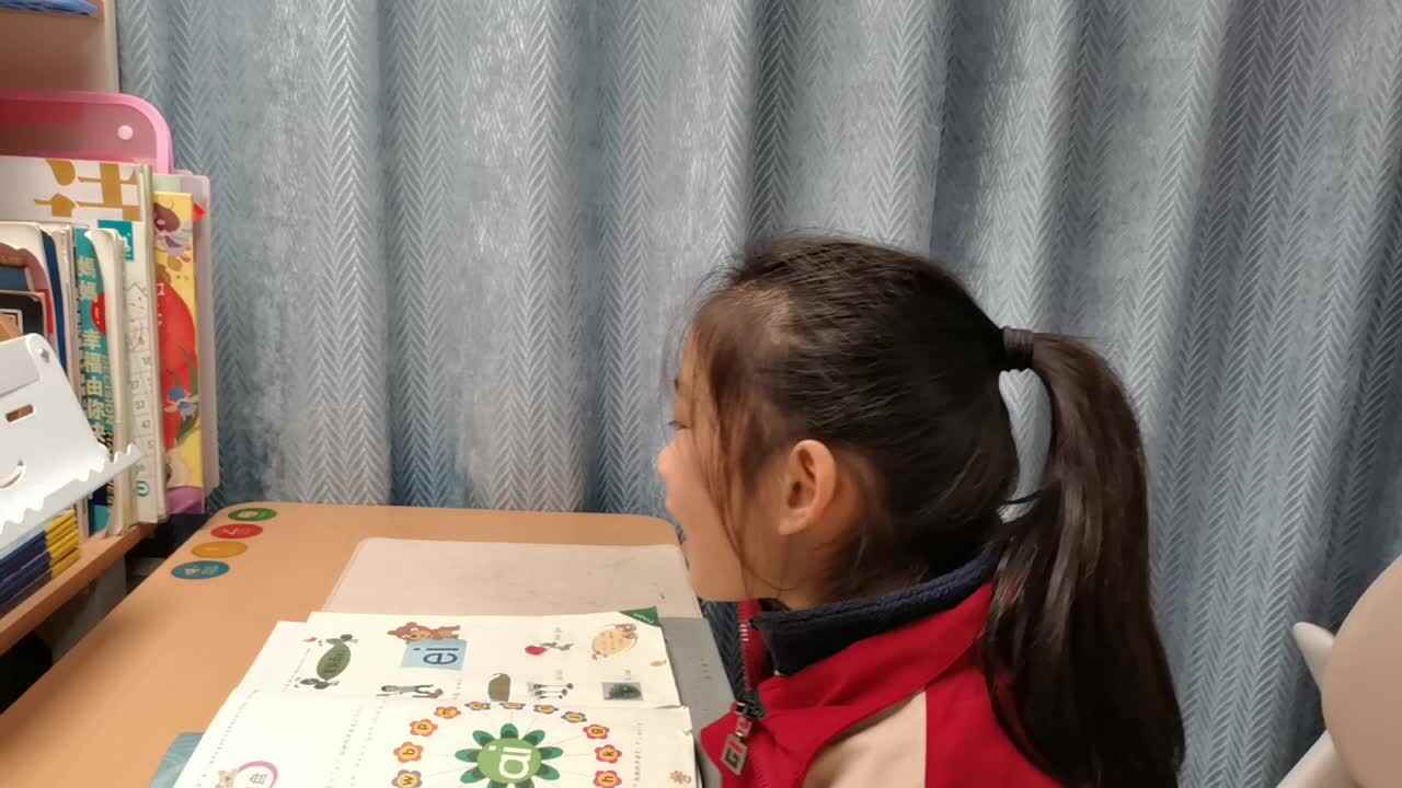 VID_20251125_学前B班宁汐言指读复韵母ei