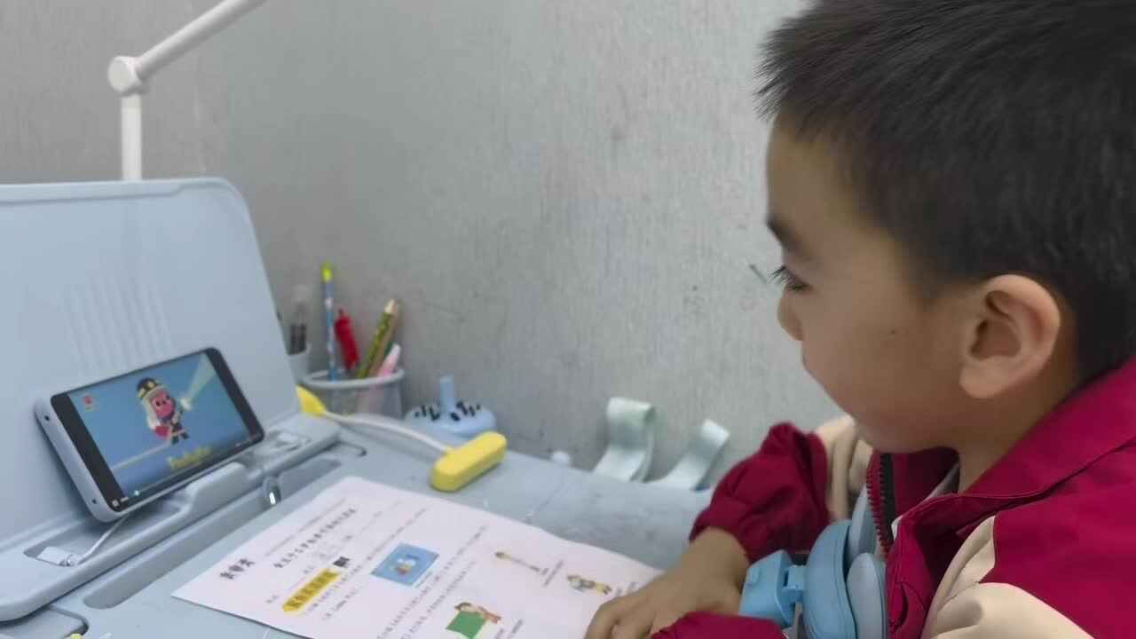 大A班蒋熠   2025.11.14  观看英语视频.mp4