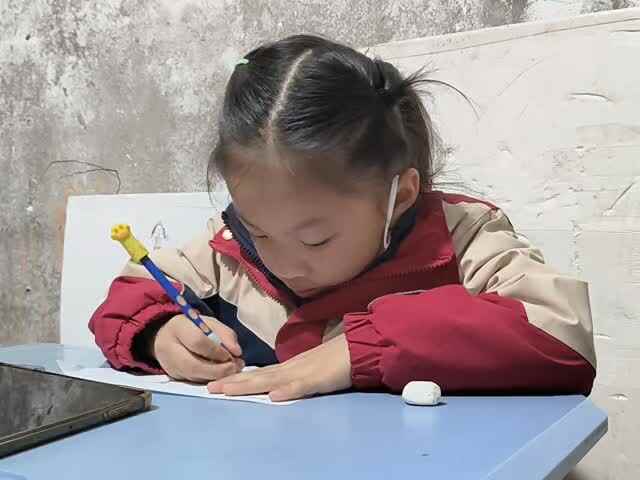 2025.11.27学前a班唐依依拼音作业单