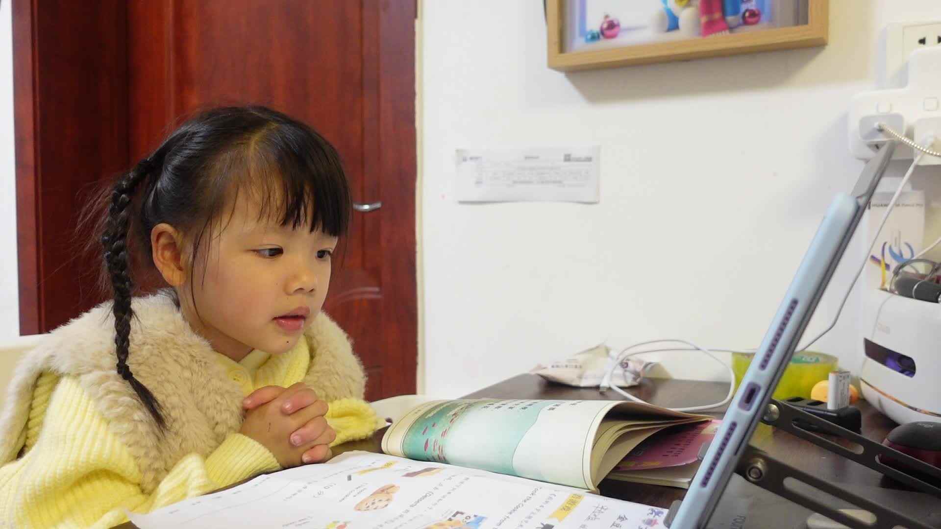 2025.11.16 英语儿歌、单词朗读.MP4