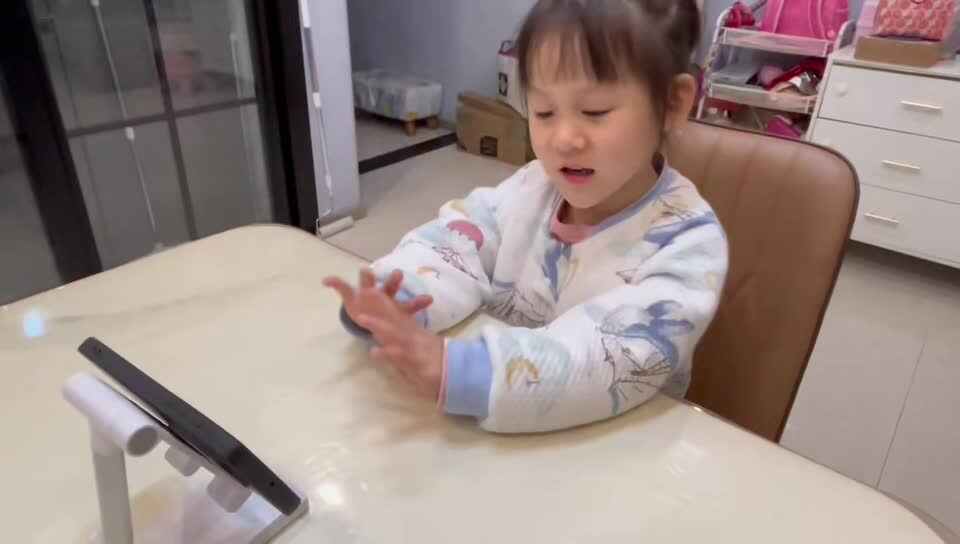 观看视频“认识数字5”5887.mov