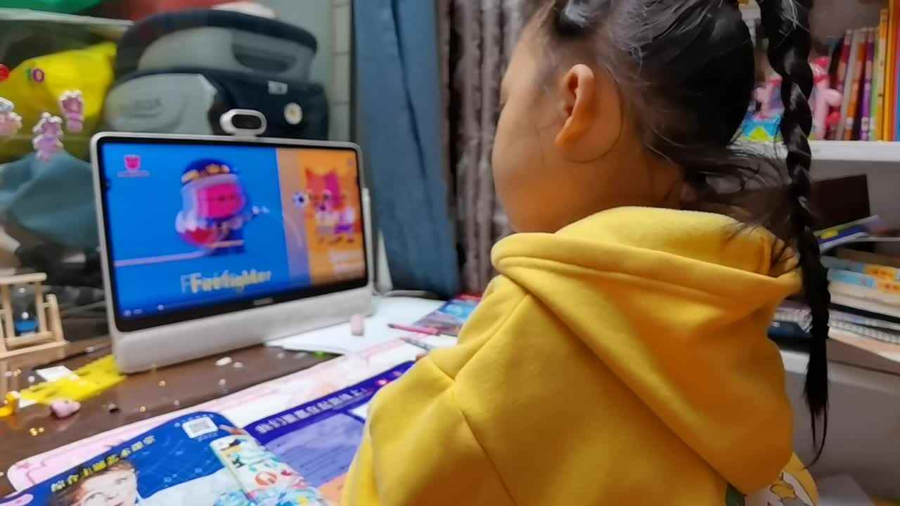 ⁣20251111陈灵兮闯关练习观看英文视频