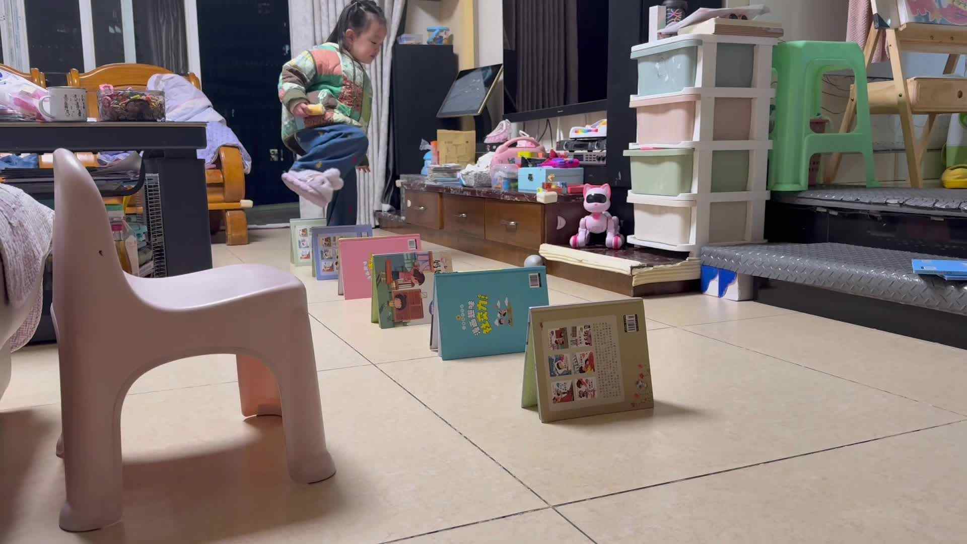 111月24日中A班陈品漪 运动练习翻山越岭