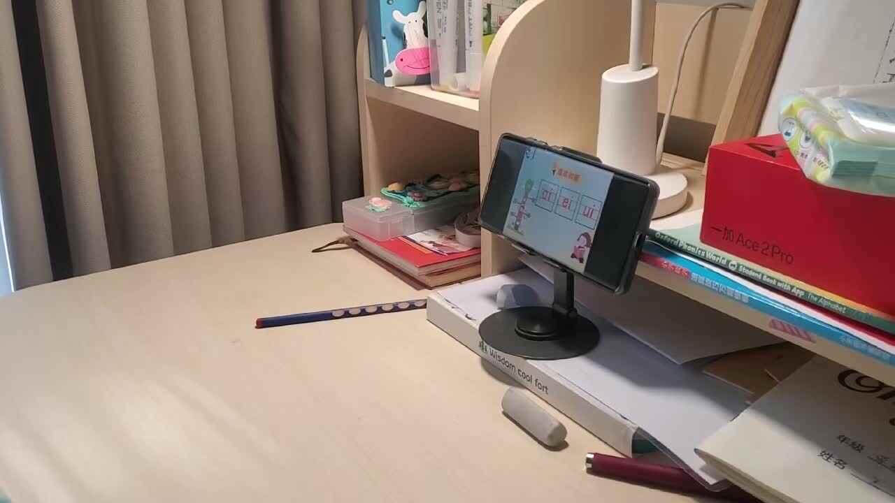 ⁣⁣⁣2025.11.29学B班 王千与 看视频学习《复韵母ao》