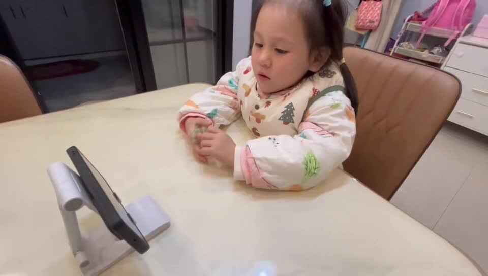 观看视频《走，形状Go shapes go》5910.mov