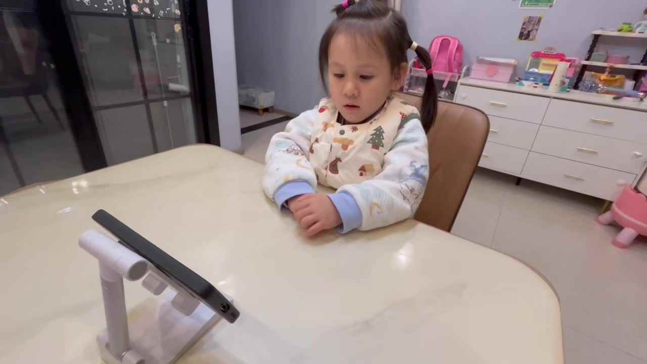 观看视频《小蜜蜂》5906.mov