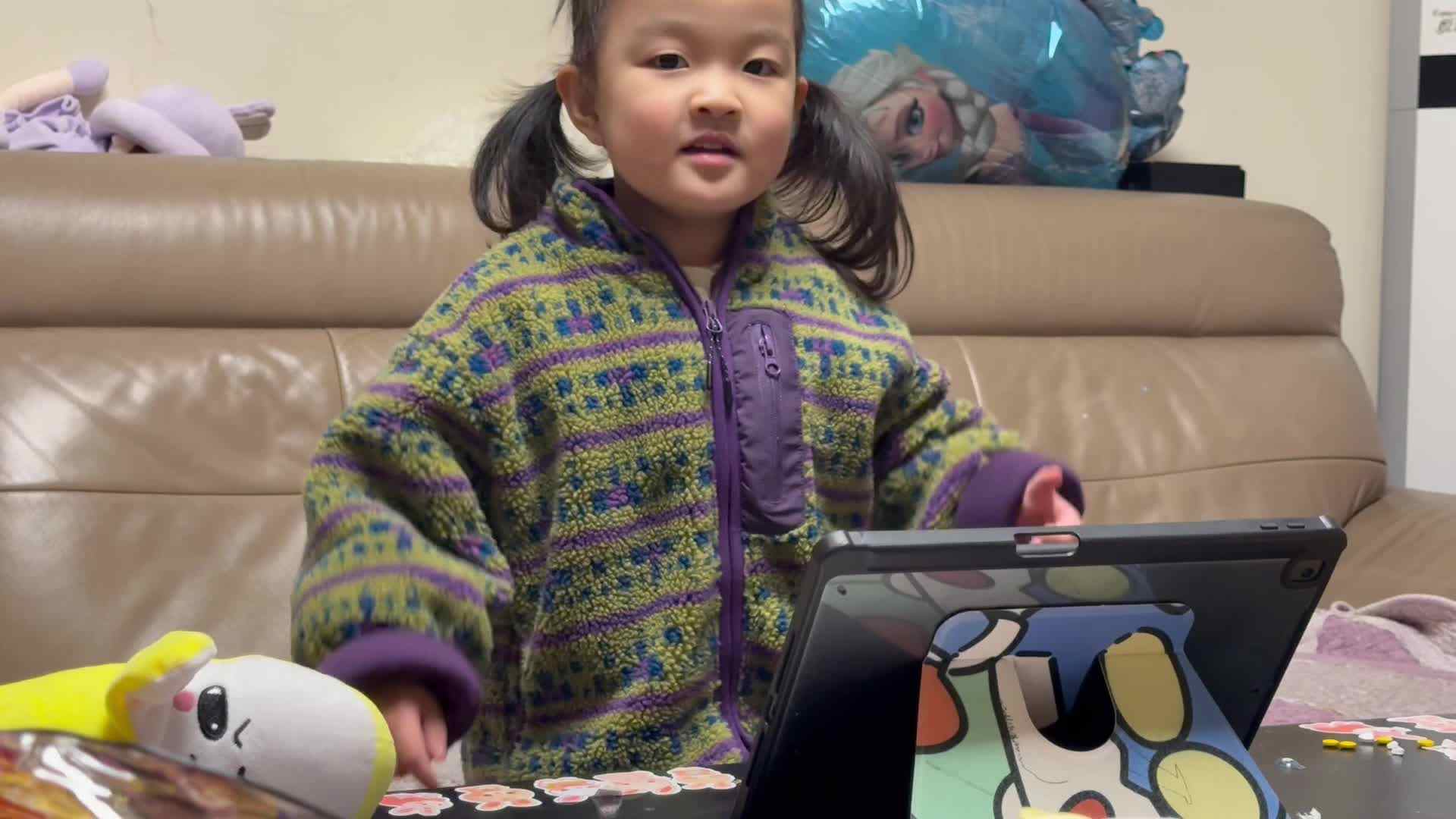 11月27日中A班陈品漪 母鸡萝丝去散步