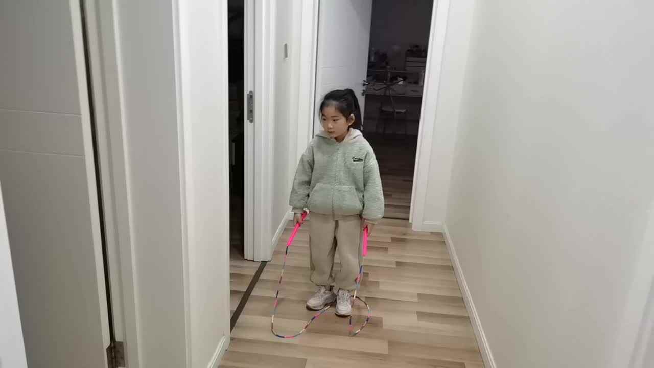 VID_20251126_学前B班宁汐言体能训练跳绳