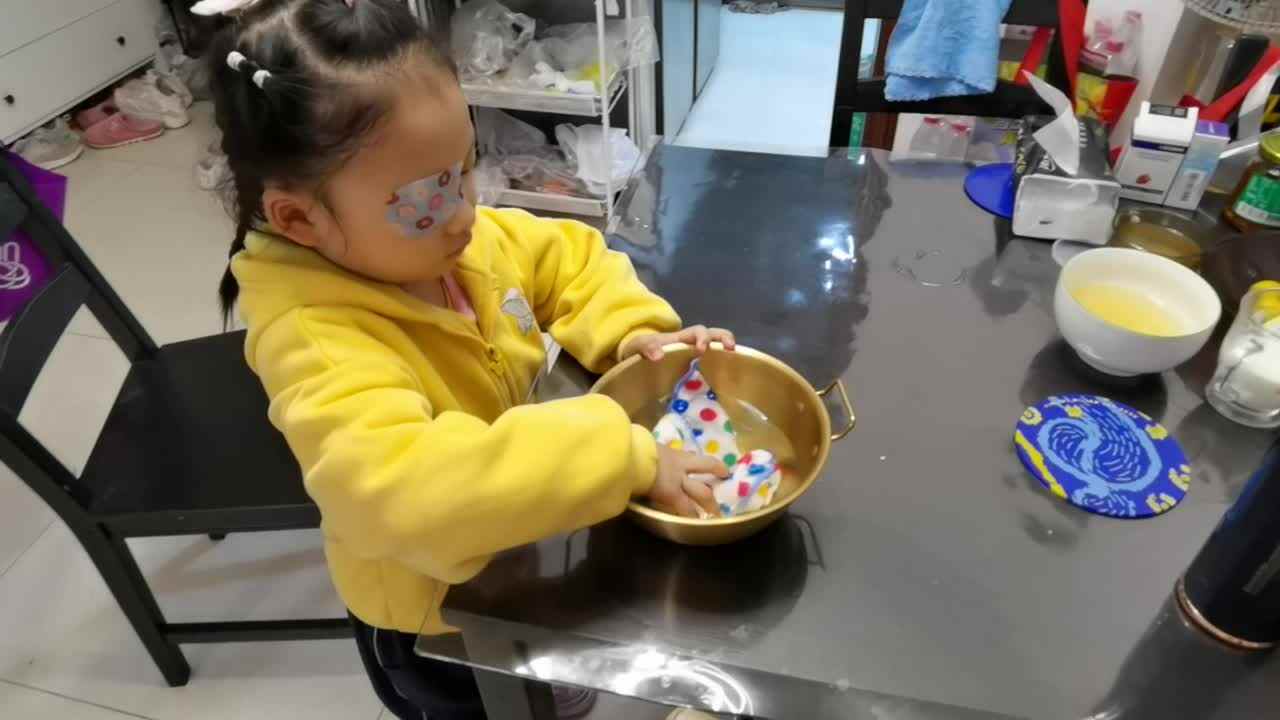 20251111陈灵兮闯关练习擦桌子