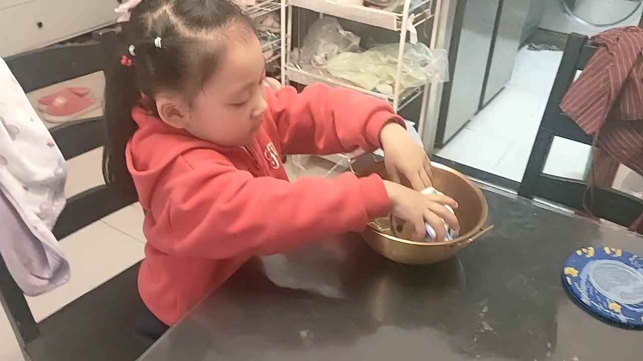 ⁣20251110陈灵兮闯关练习擦桌子