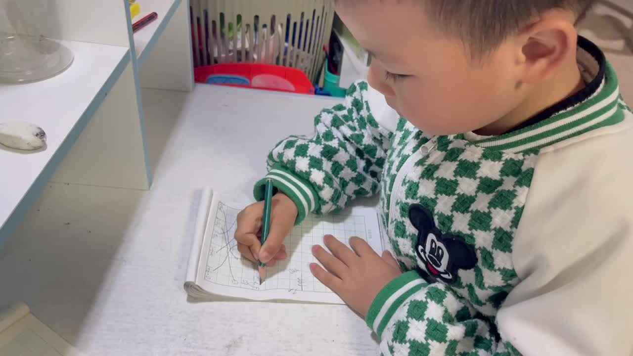 ⁣⁣11.11 田熙辰（完成数学作业单） trim.D33B4E5B-3085-4654-AC0A-132138331113.MOV