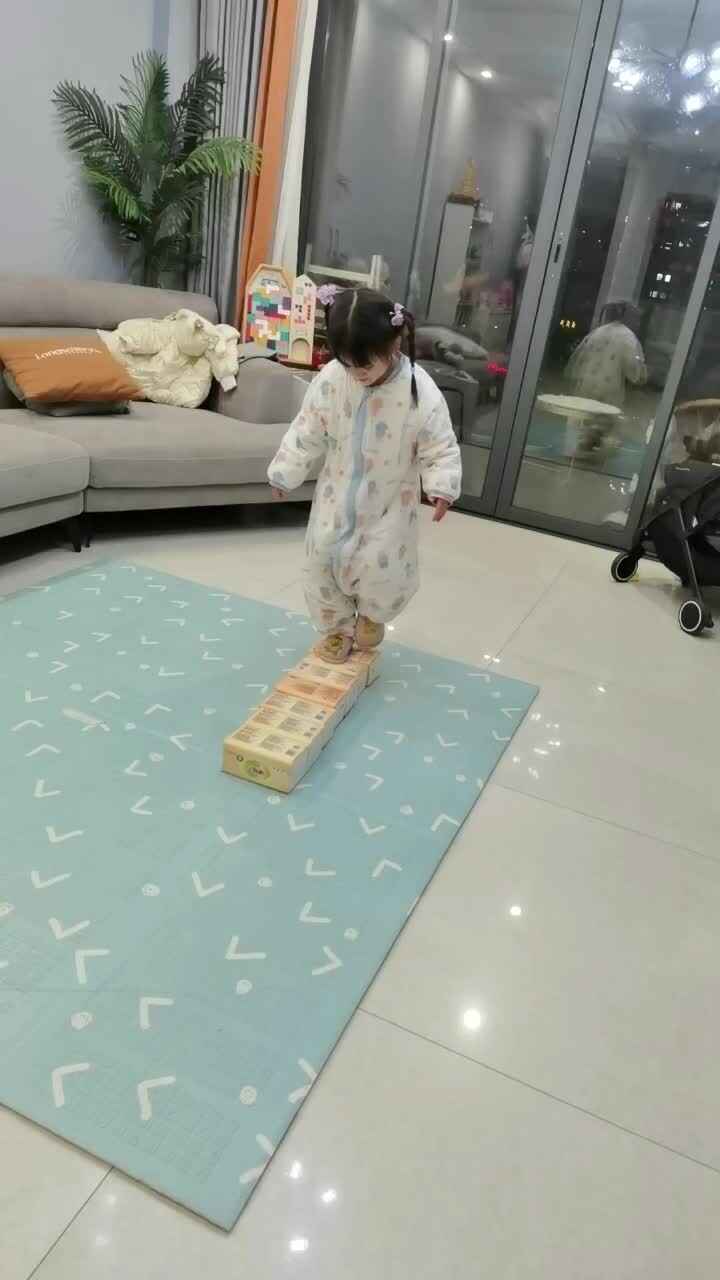 《过独木桥》83729.mp4