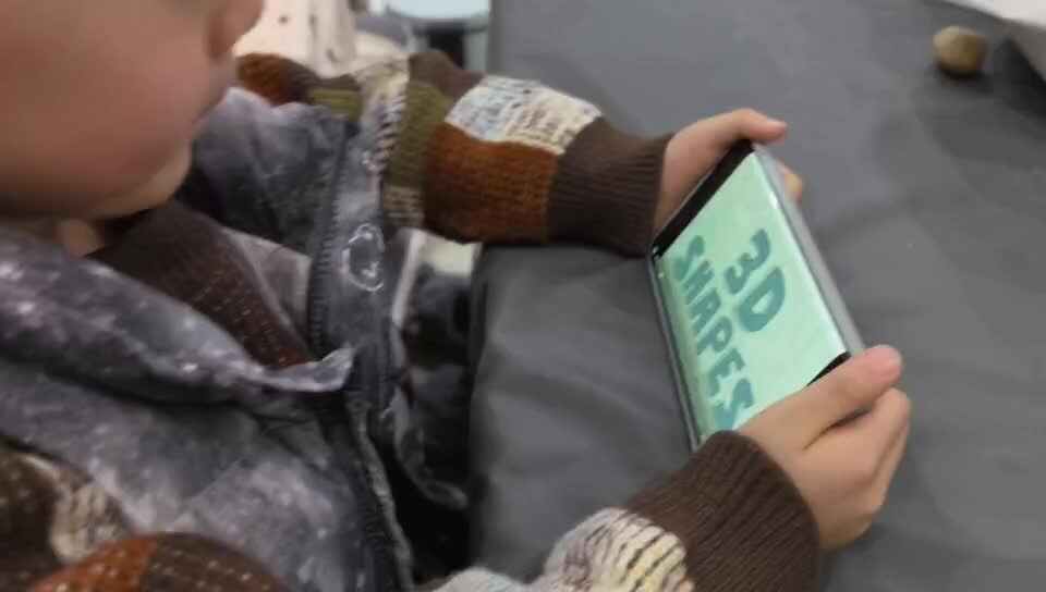 大A班蒋熠  2025.12.23  观看英语视频.mp4