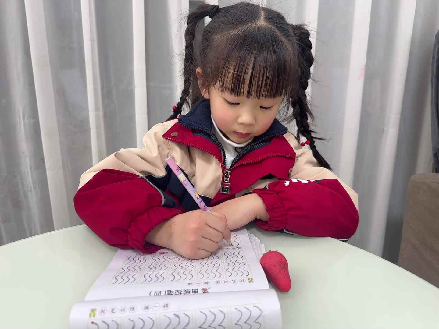 2025年12月22日大A班夏爱林～控笔训练