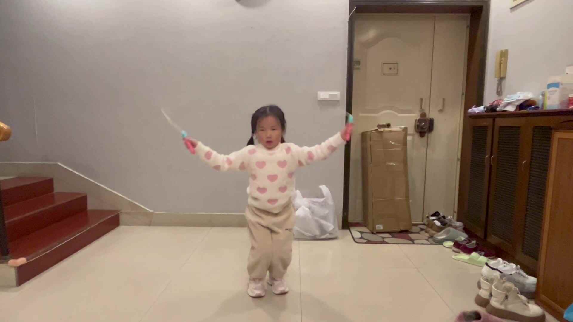 12.23学前A班赵欣奕练习跳绳