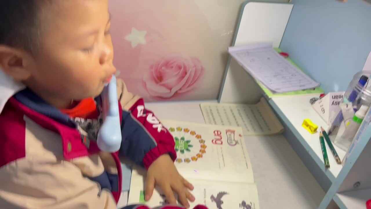 ⁣12.22学b 田熙辰（预习拼音ong） trim.6CBE17A0-4037-4A29-B12F-6F82F46048F5.MOV