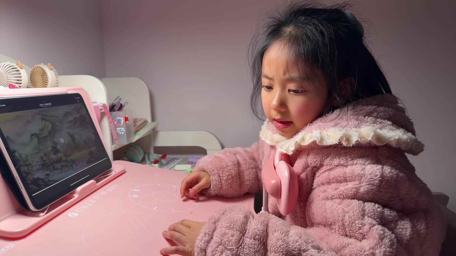 ⁣2026级B班20251226吴晨希闯关练习-观看视频《南乡子·秋暮村居》.mp4