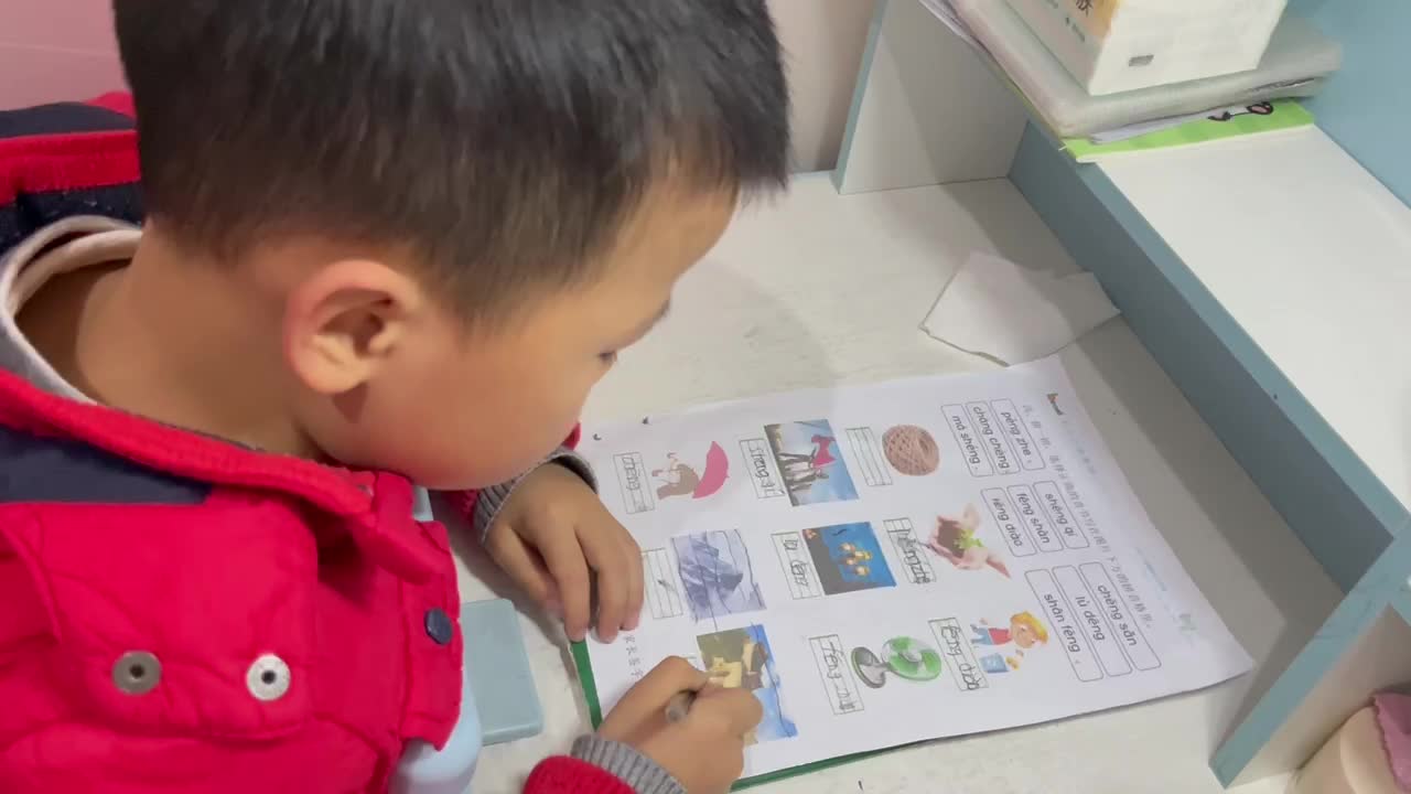 ⁣⁣⁣12.20 学b田熙辰（完成拼音作业单） trim.AE5AB3E2-49EA-41DD-B937-2EBE9D59469F.MOV