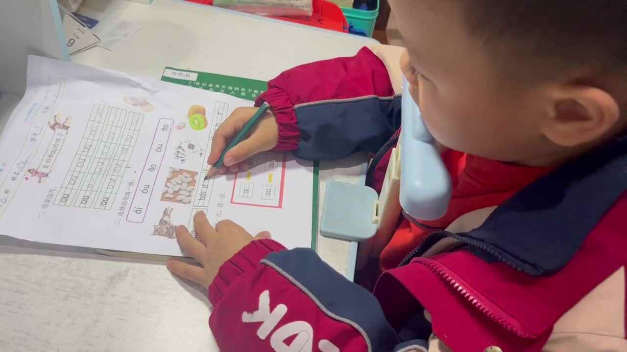 ⁣⁣12.1 学b 田熙辰（完成语文作业单） trim.768A3DBC-0FF1-4B44-AFAB-BF2A53835F52.MOV