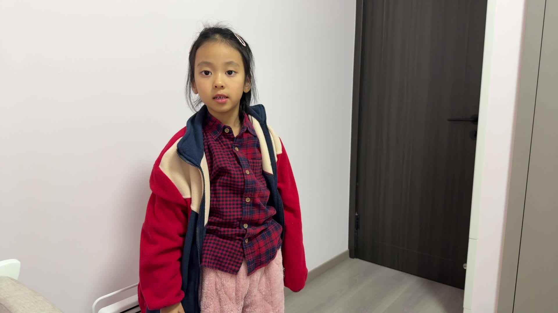 ⁣⁣2026级B班20251201吴晨希闯关练习-穿脱衣服.mp4