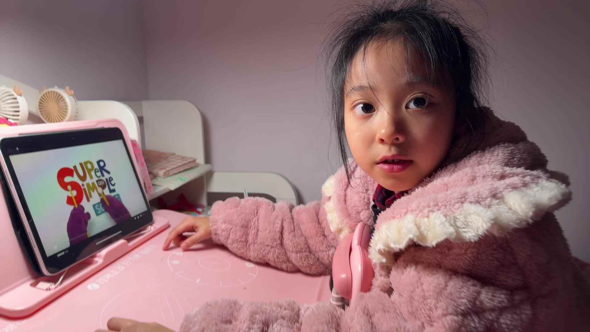 ⁣⁣2026级B班20251219吴晨希闯关练习-鲨鱼英语.mp4