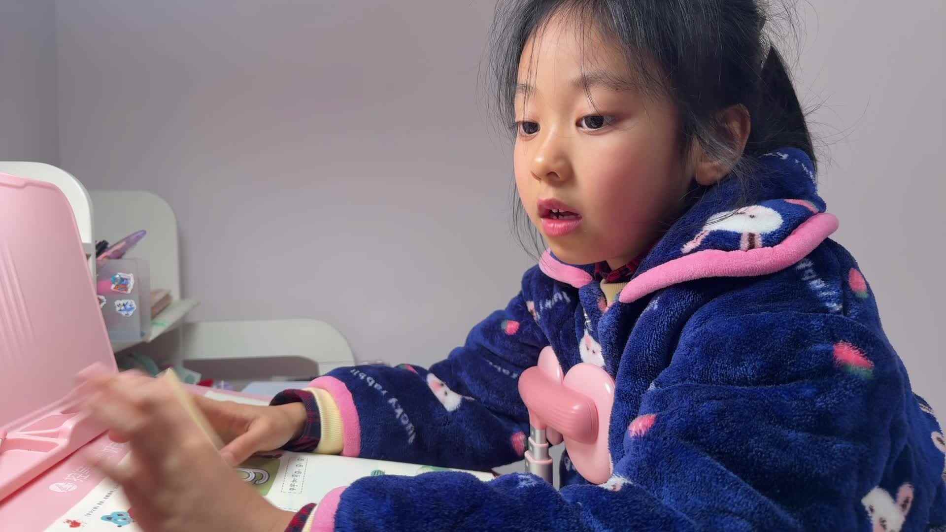 ⁣⁣⁣2026级B班20251229吴晨希闯关练习-指读生母g、k、h.mp4